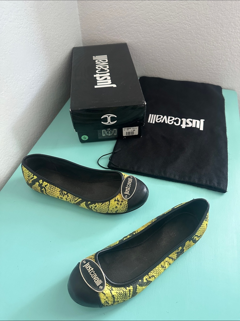 Just Cavalli Serial#S13WZ0018 neon snake pattern ballerina flats size 36-used